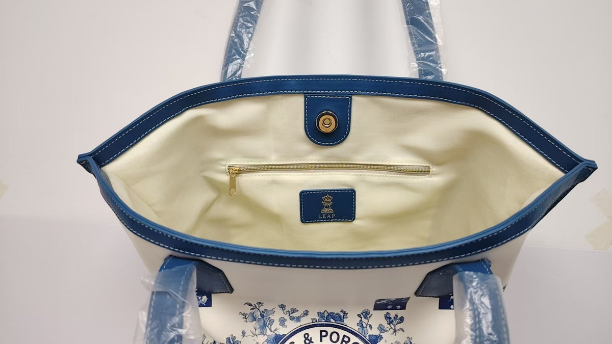 LEAP Chess × Blue-and-White Porcelain Tote Bag — image 2