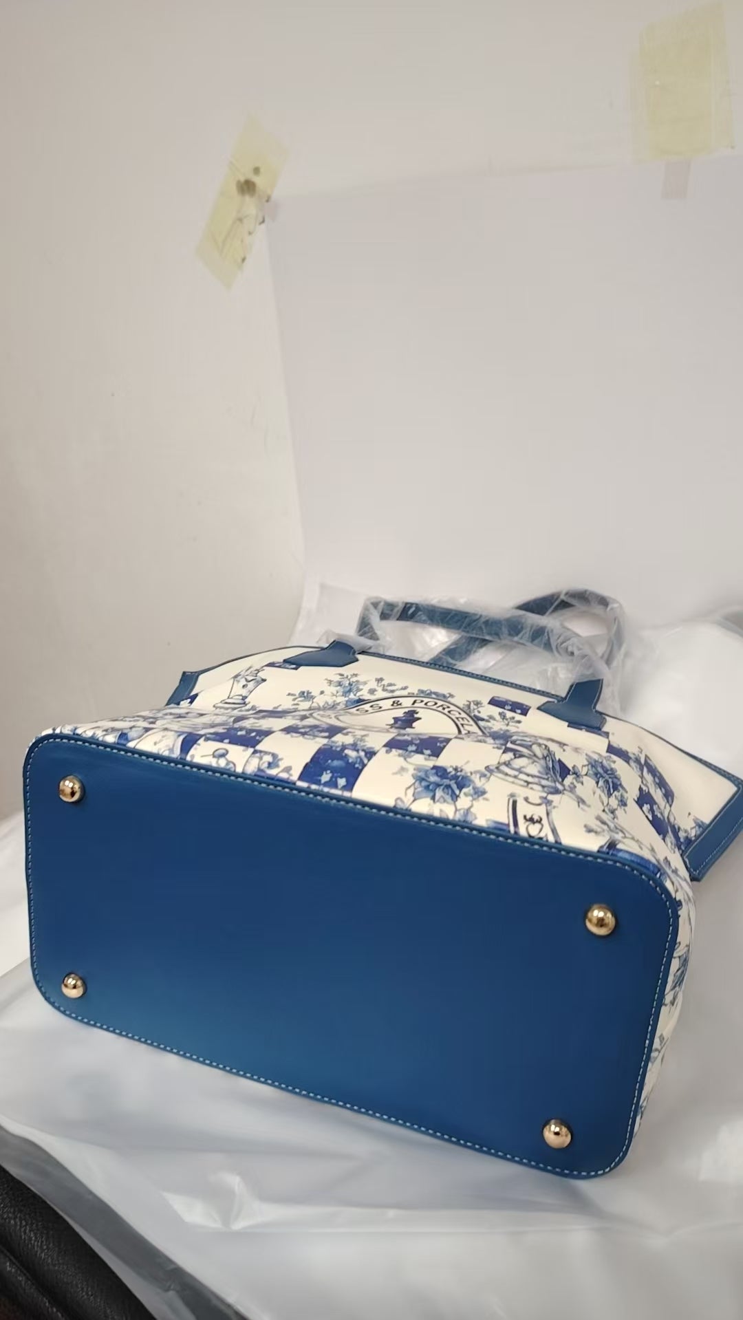 LEAP Chess × Blue-and-White Porcelain Tote Bag — image 4